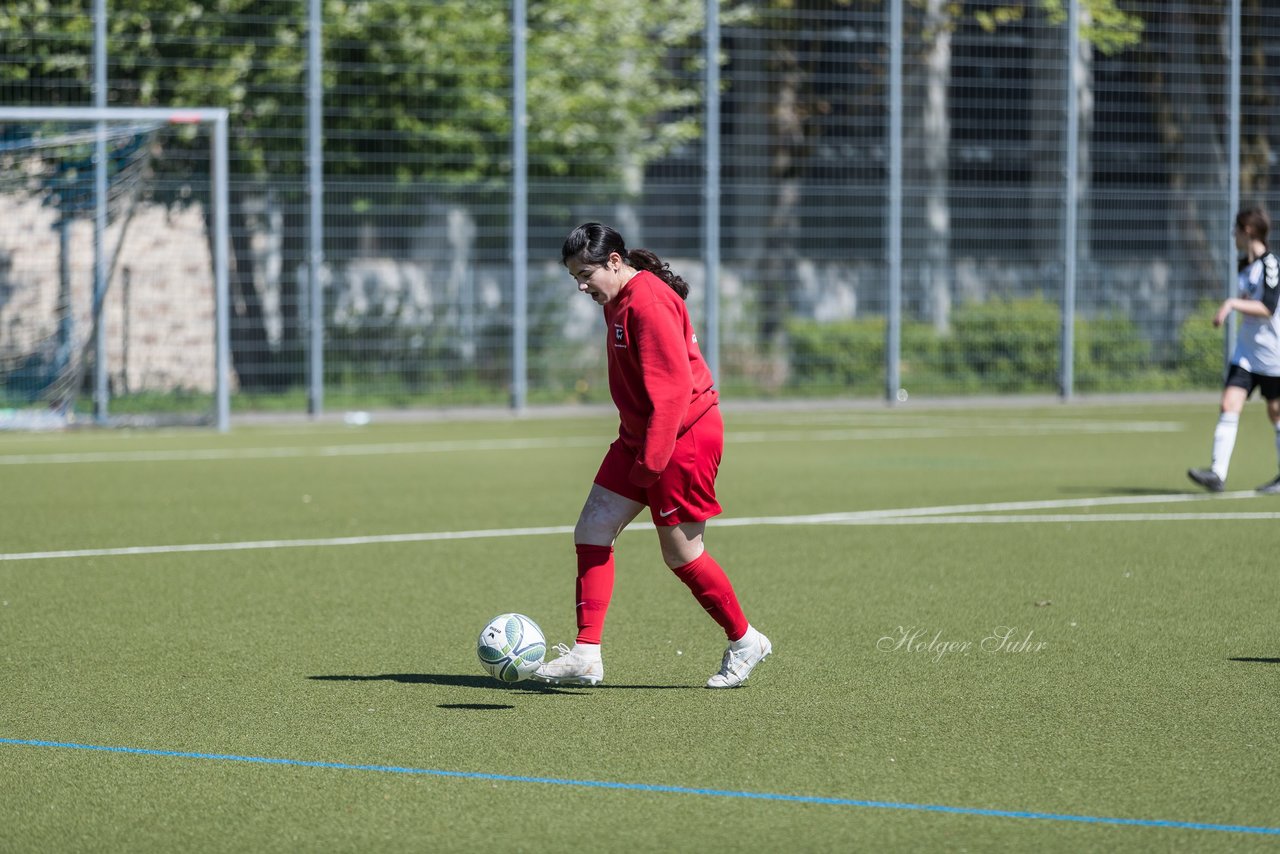 Bild 51 - wCJ Germania Schnelsen - Walddoerfer SV : Ergebnis: 0:6